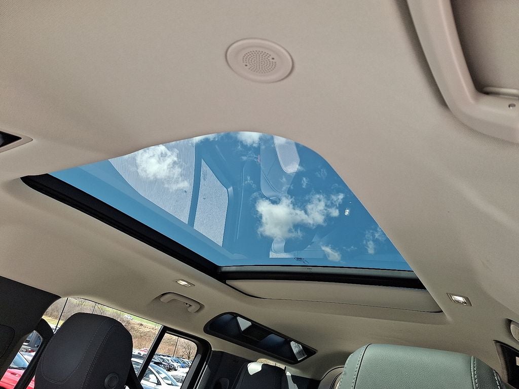 2024 Land Rover Defender 110 X-Dynamic SE