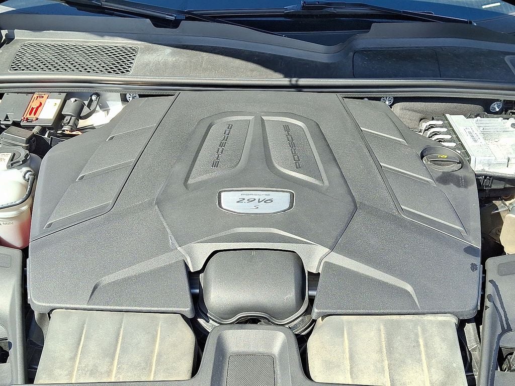 2022 Porsche Cayenne S Platinum Edition