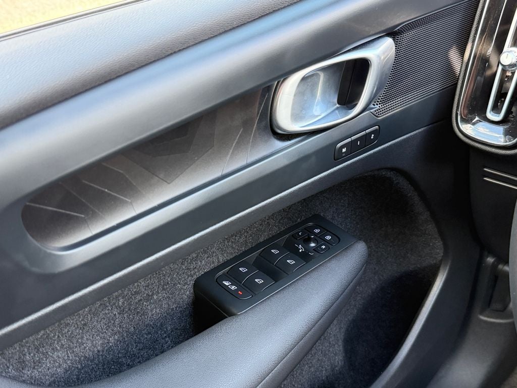 2023 Volvo XC40 Recharge Pure Electric Twin Plus