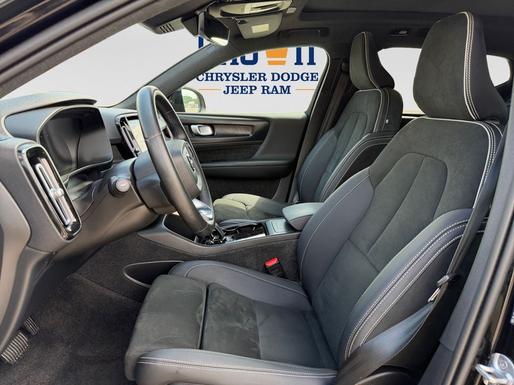 2023 Volvo XC40 Recharge Pure Electric Twin Plus