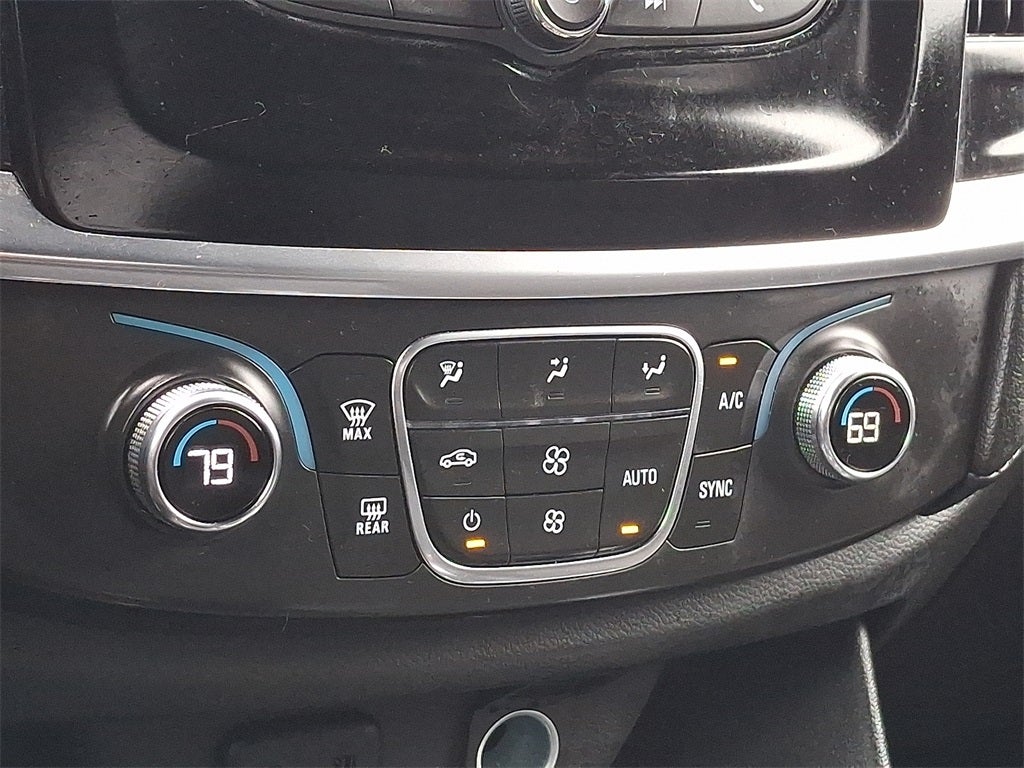 2023 Chevrolet Traverse LT Cloth w/2FL