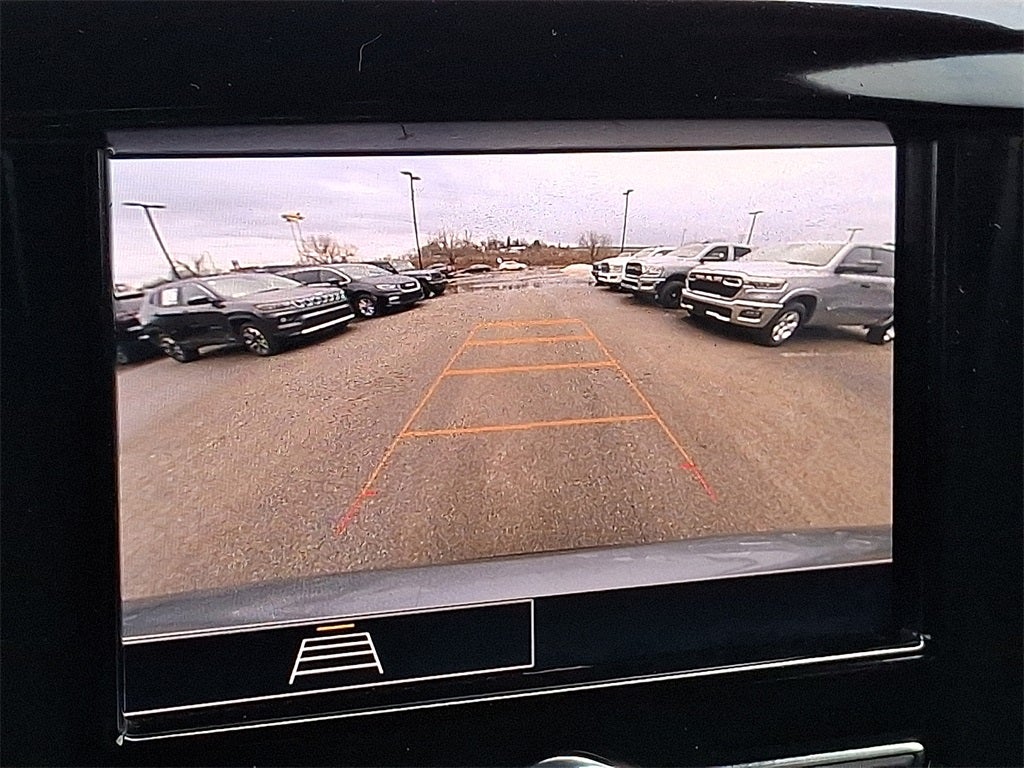 2023 Chevrolet Traverse LT Cloth w/2FL