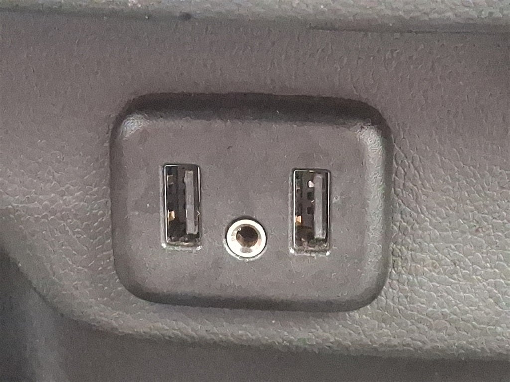 2023 Chevrolet Traverse LT Cloth w/2FL