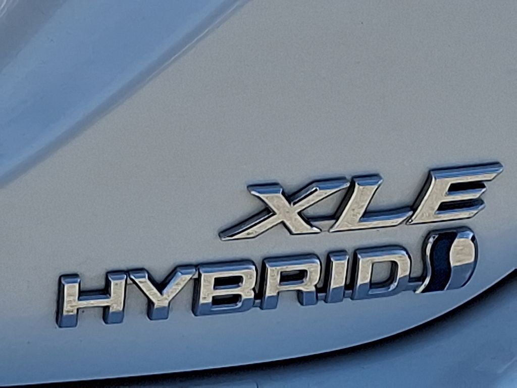 2018 Toyota Camry Hybrid XLE