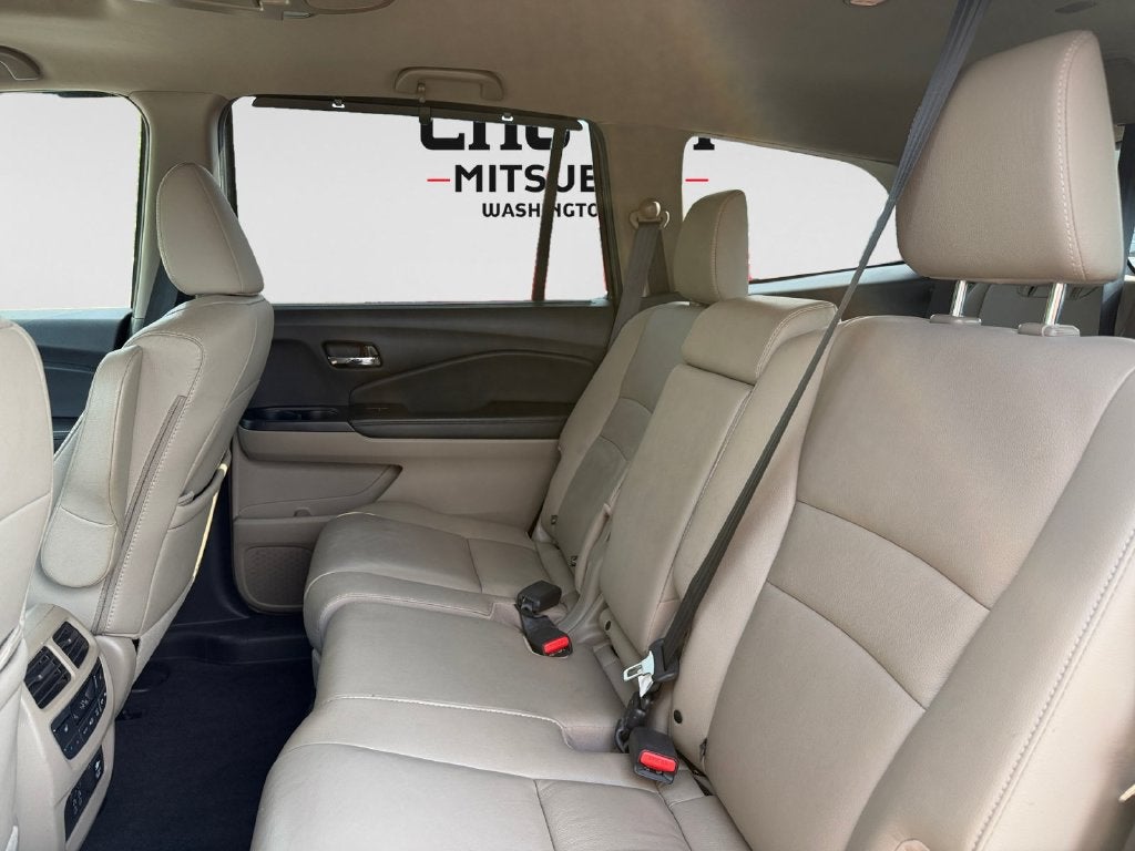 2022 Honda Pilot Touring 8 Passenger