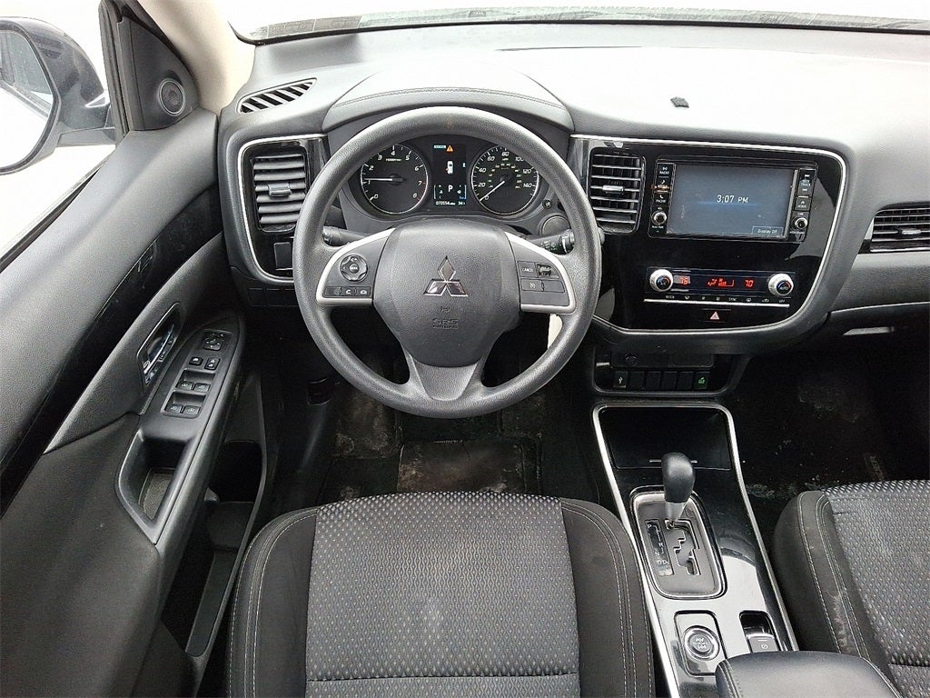 2020 Mitsubishi Outlander ES