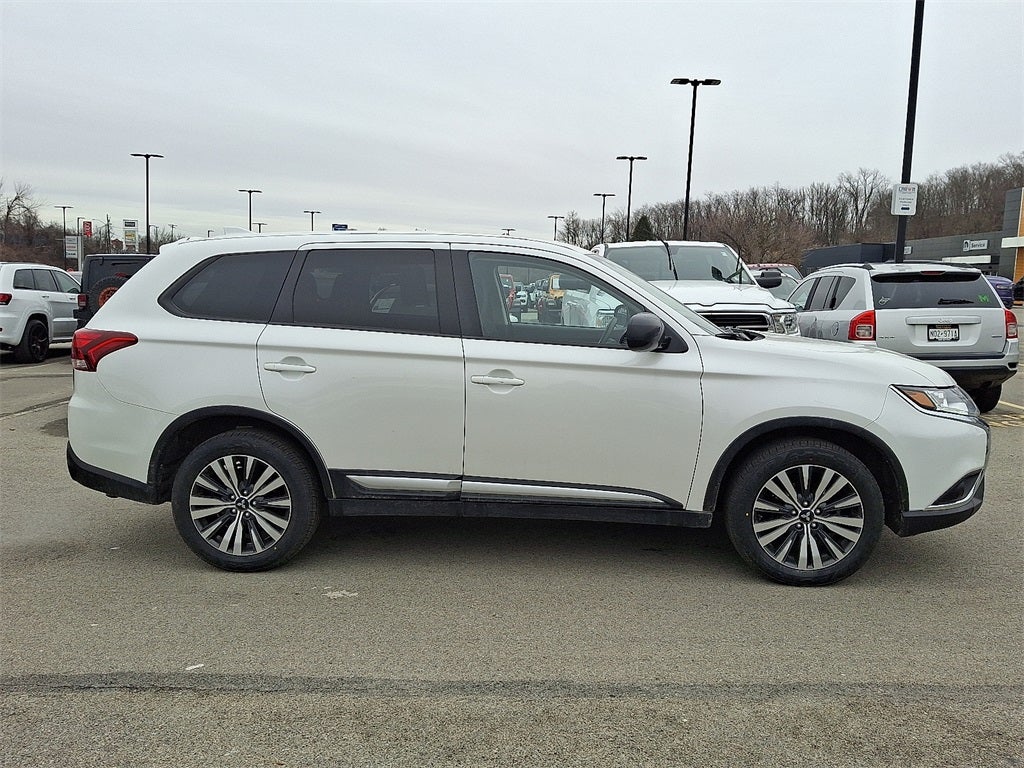 2020 Mitsubishi Outlander ES