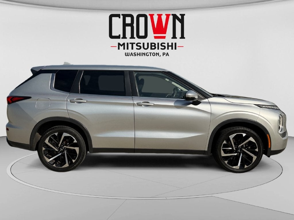 2022 Mitsubishi Outlander ES
