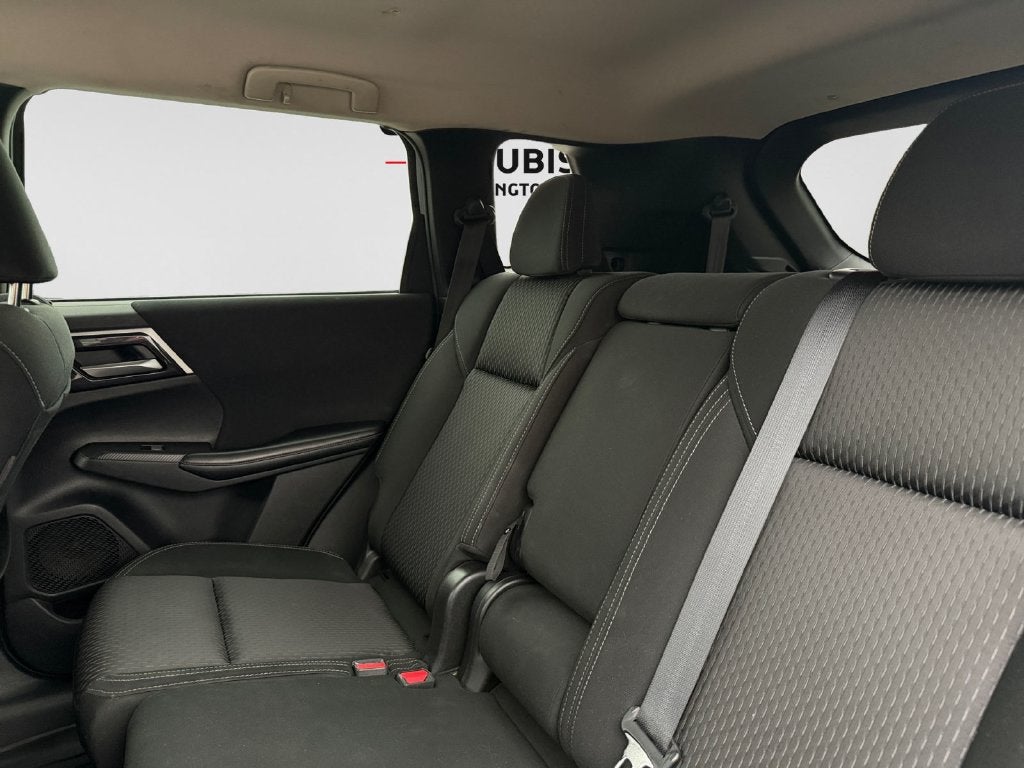 2022 Mitsubishi Outlander ES