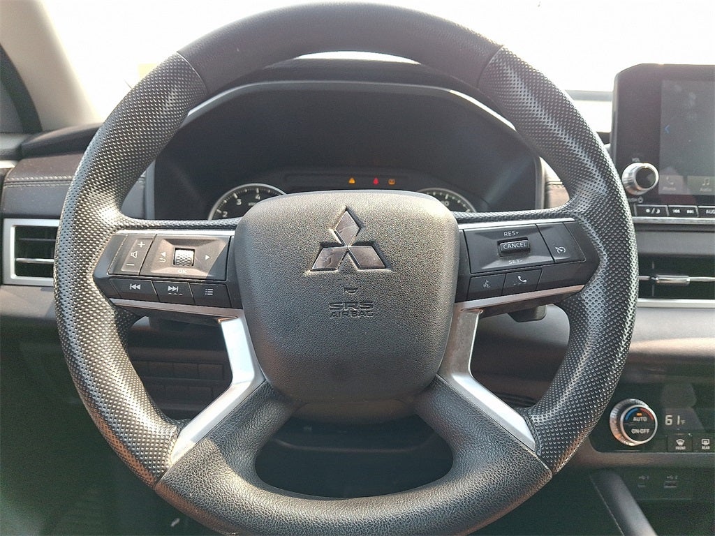 2024 Mitsubishi Outlander ES