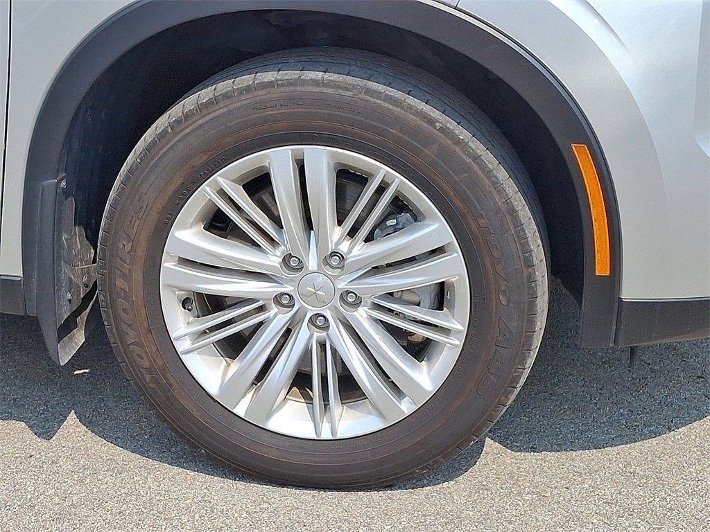 2024 Mitsubishi Outlander ES