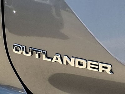 2023 Mitsubishi Outlander SE