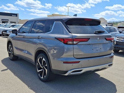 2023 Mitsubishi Outlander SE