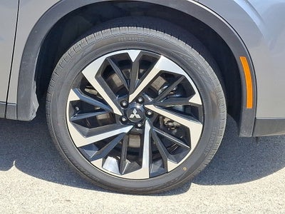 2023 Mitsubishi Outlander SE