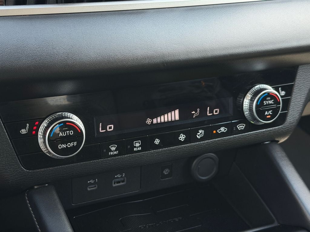 2023 Mitsubishi Outlander PHEV SE tech